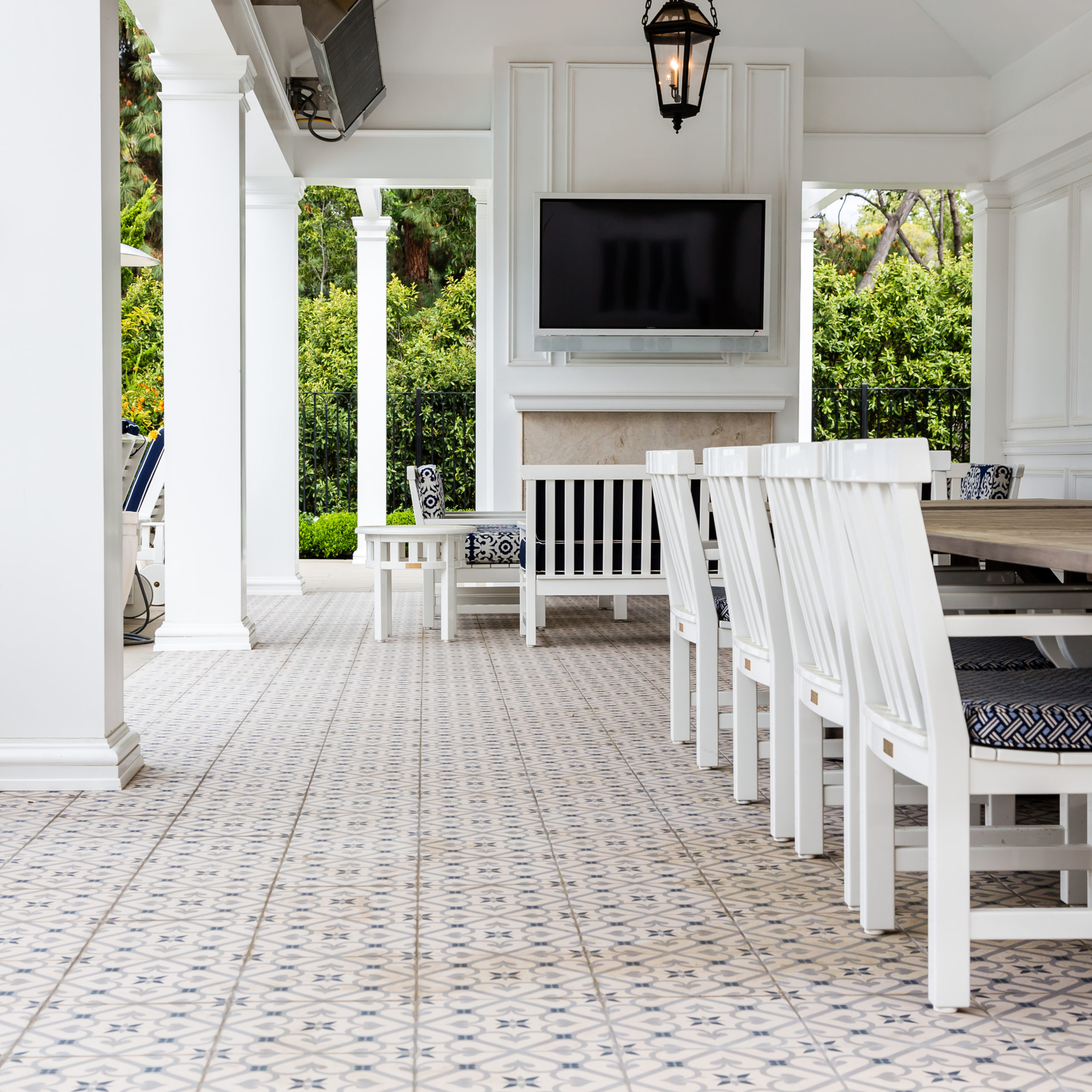 Coastal Style Porch, Pasadena - Mission Tile West